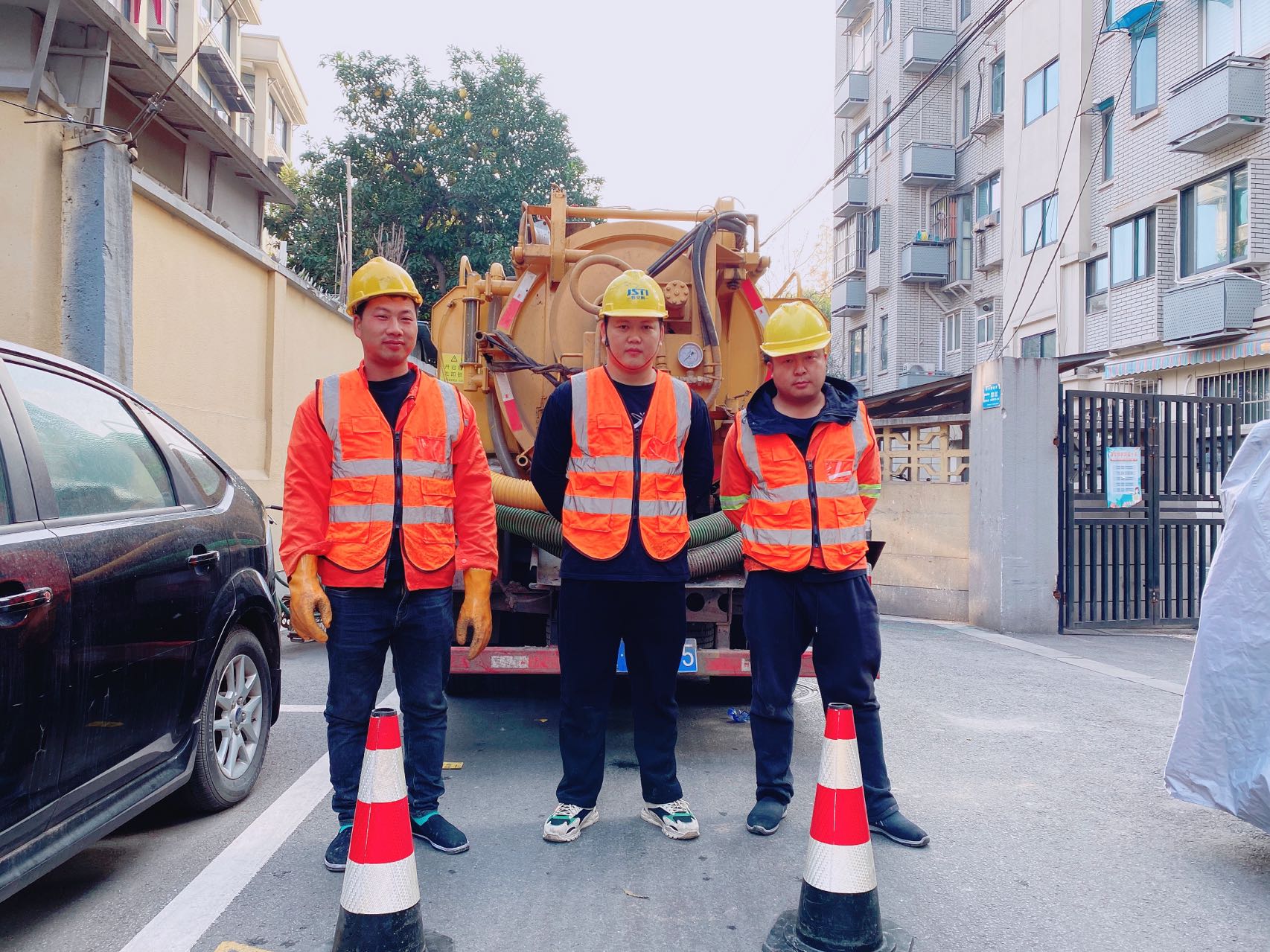 锁五南京某小区管道清淤检测施工